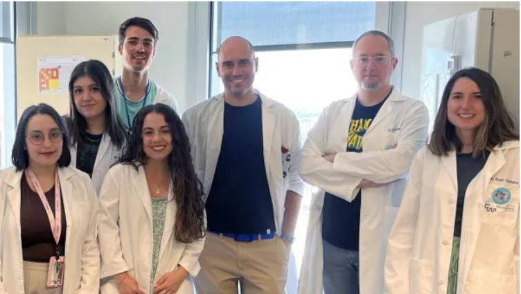 Grupo del Dr. Cobos y Dr. Cano
